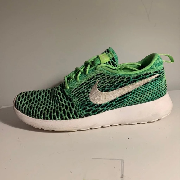 Nike Shoes size 9 - Picture 3 of 6